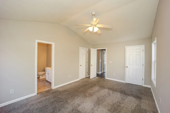 6055 Yellowood Ct — Photo 10