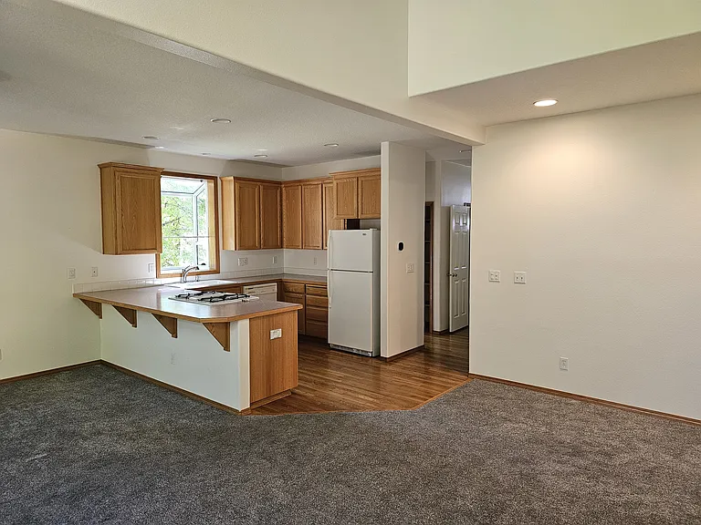 8941 SW Maui Ct — Photo 3