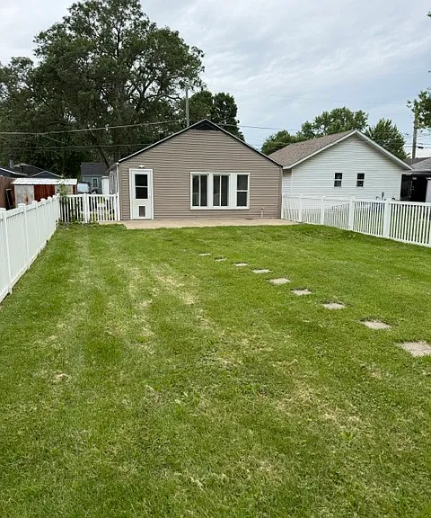 259 N Jackson Ave — Photo 1