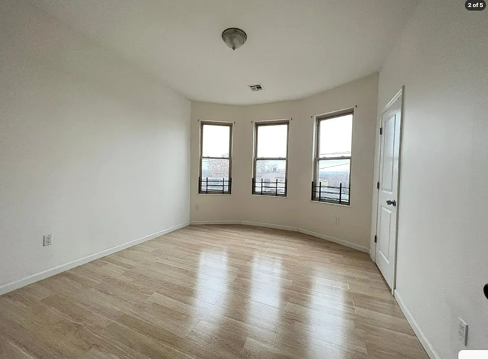2 bed, 800 sqft, $2,000 — Photo 4