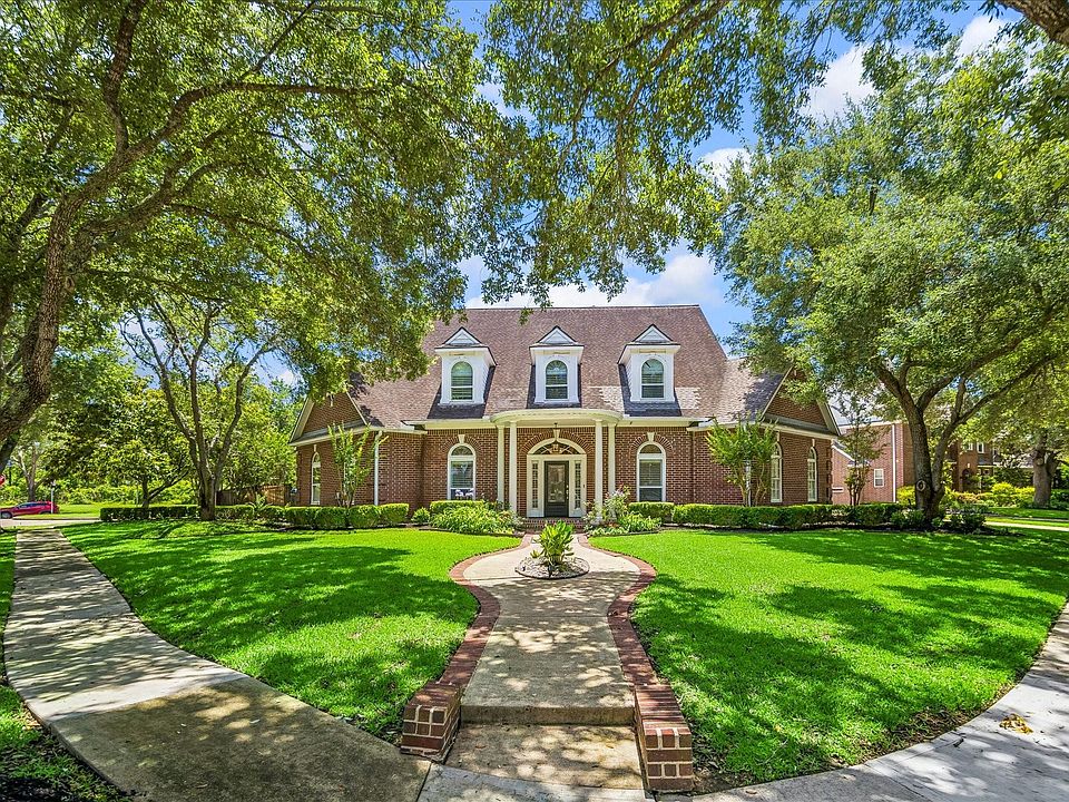 1st image of 4003 Woodbriar Ct