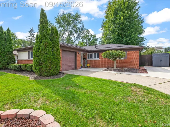 22947 Tuck Rd, Farmington Hills, MI 48336