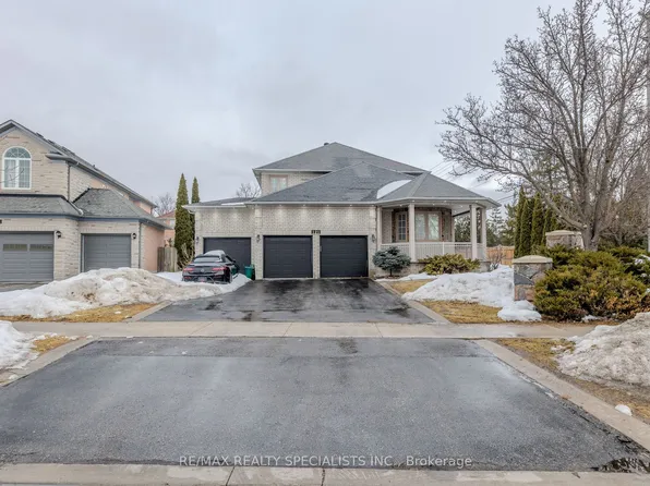 121 Boxwood Cres, Markham, ON L3S 4A4