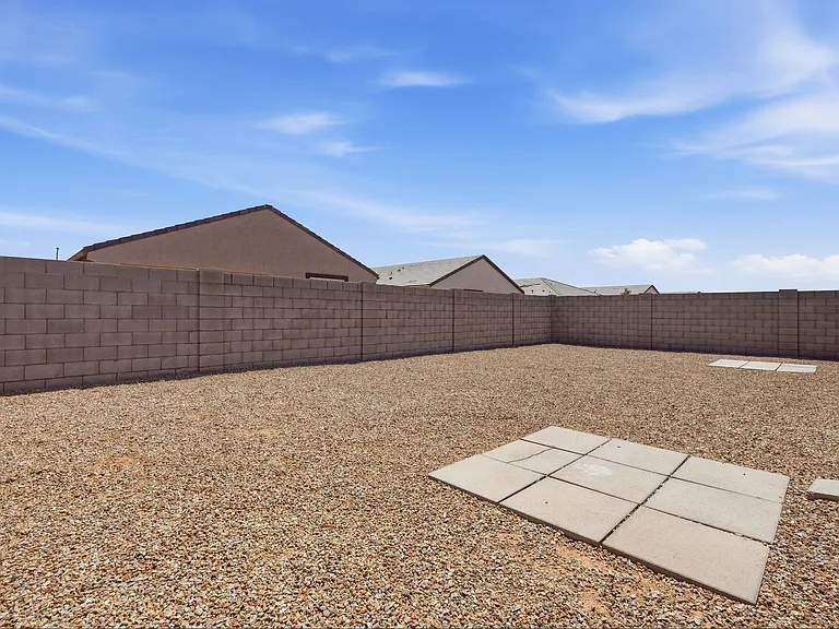 1575 E Fletcher Dr — Photo 31