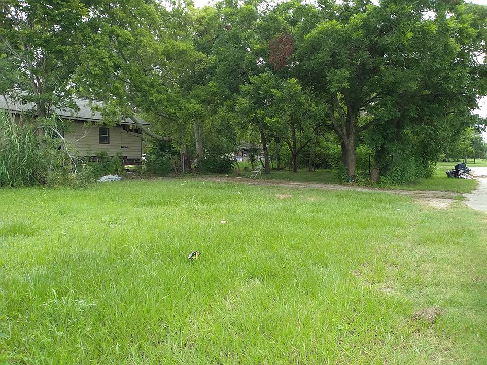 2nd image of 724 W Ash St