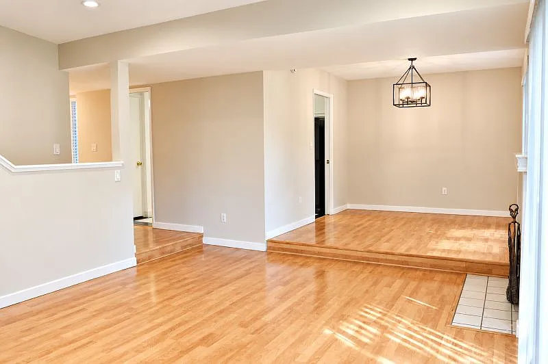 3 bed, 2.5 bath, 1528 sqft, $4,250 — Photo 4