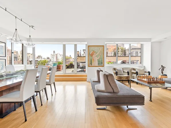 45 West 67th Street image 2 of 10