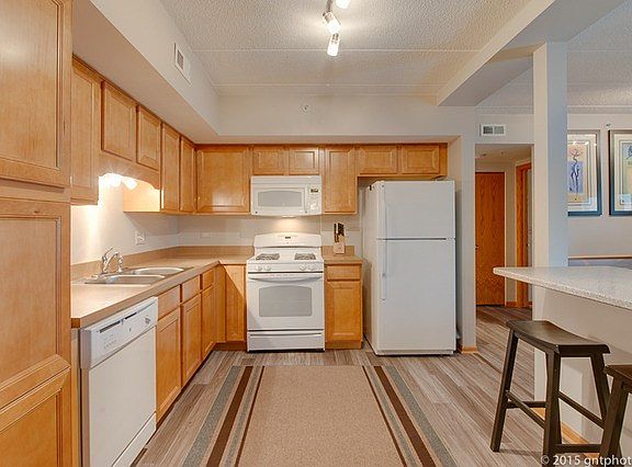 4th image of 2030 Saint Regis Dr #210