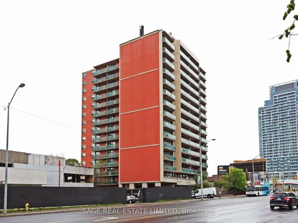 5949 Yonge St #804, Toronto, ON M2M 3V8