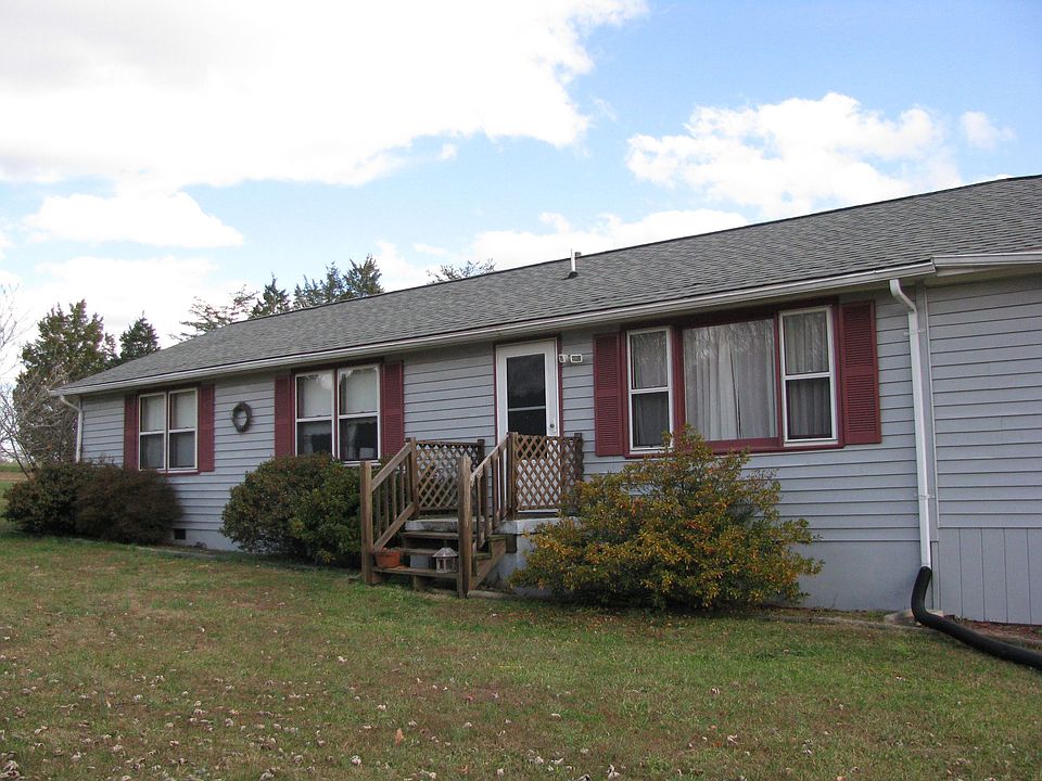 1st image of 370 Wits End Ln