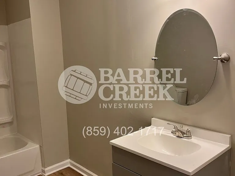 125 Devonia Ave — Photo 9