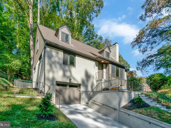 3931 30th St N, Arlington, VA 22207
