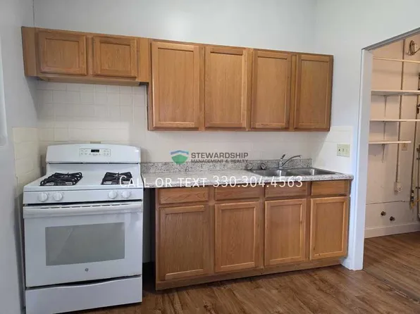 1442 Virginia Ave, Akron, OH 44306