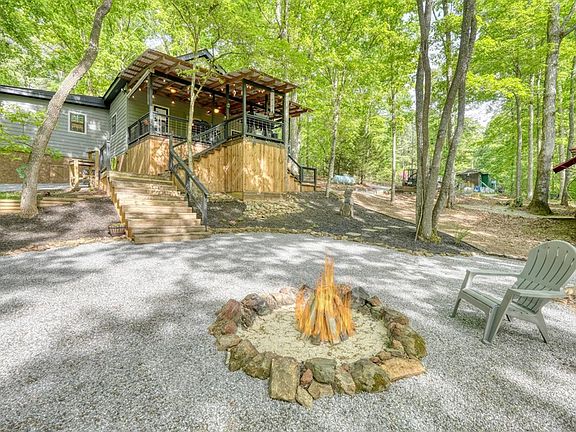 4th image of 919 New Hope Rd
