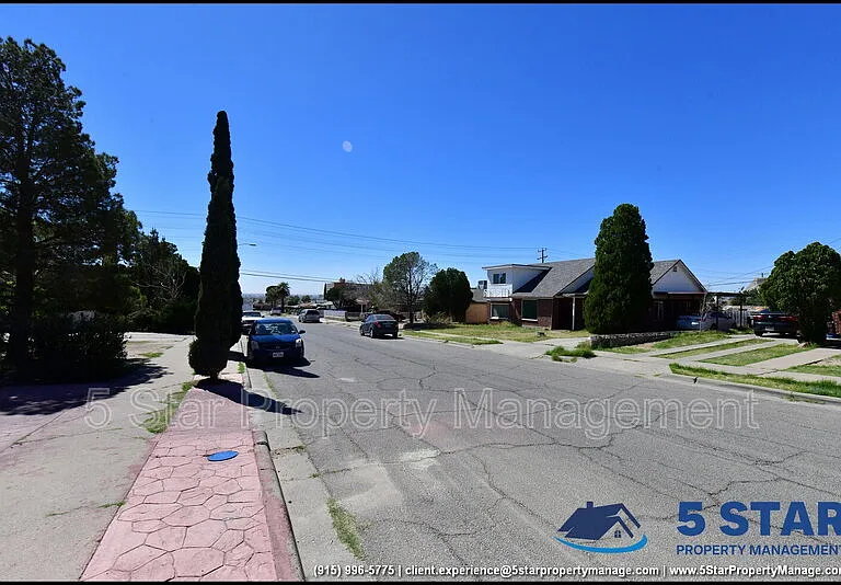 908 Bolivia St — Photo 46