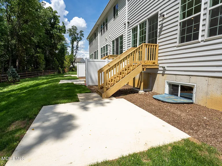 301 Holland Dr — Photo 47