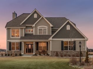 W277N8814 N Face Ct, Hartland, WI 53029