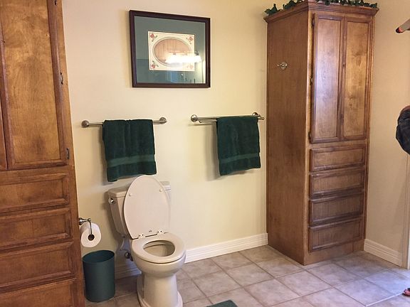 4th image of 159 Lakewood Dr