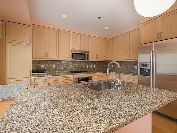 4th image of 100 Exchange St Unit 1304