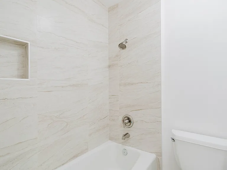 333 Burchett St #111 — Photo 19