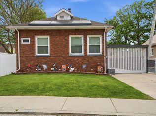 1615 W Beverly Glen Pkwy, Chicago, IL 60643