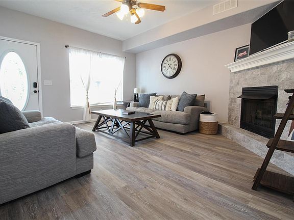 5th image of 301 Carmel Valley Way