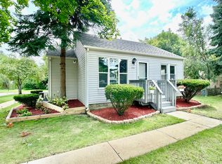 114 E Crest Ave, Bensenville, IL 60106