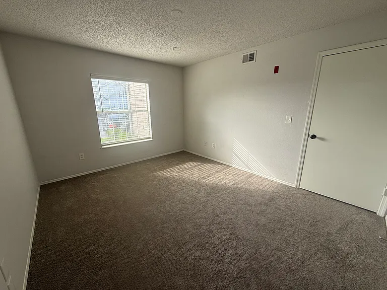 2300 Pembrook Dr #1 — Photo 10