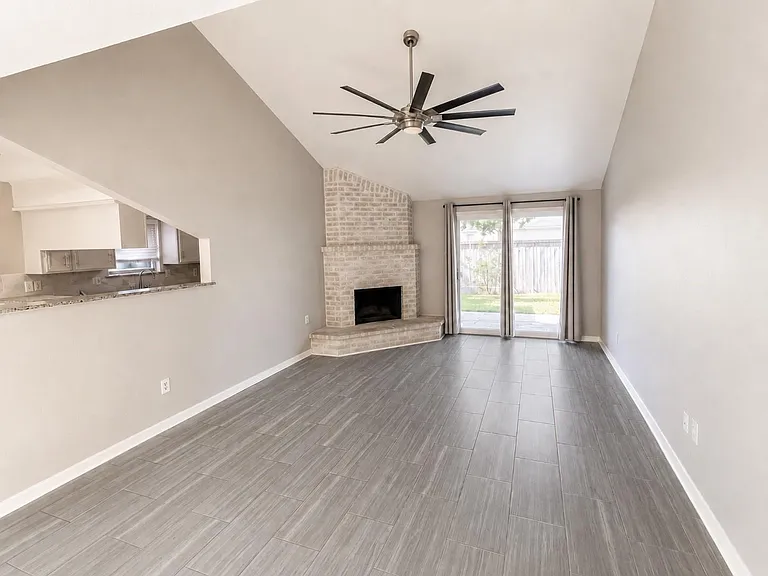 1819 Hanbury Ct — Photo 4