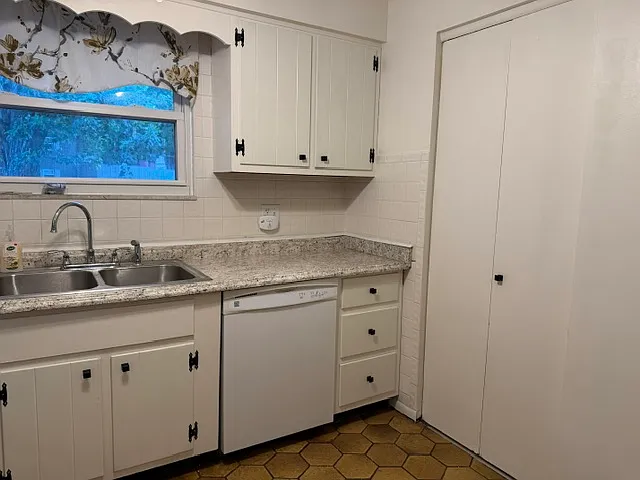 6400 Cheri Lynne Dr — Photo 6