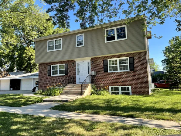 201 Howard Ave, Ames, IA 50014