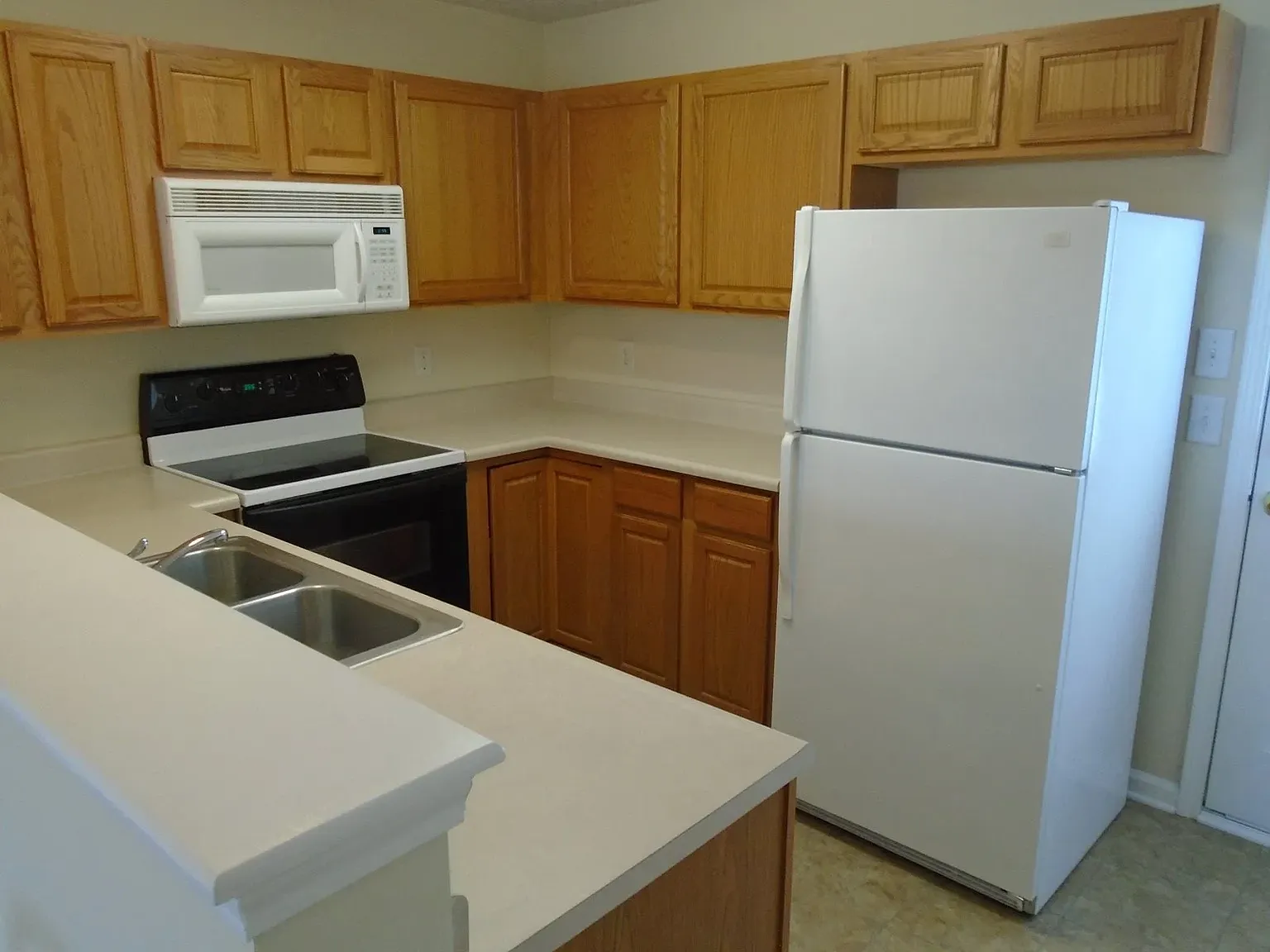 Crosswinds Condominums — Photo 3