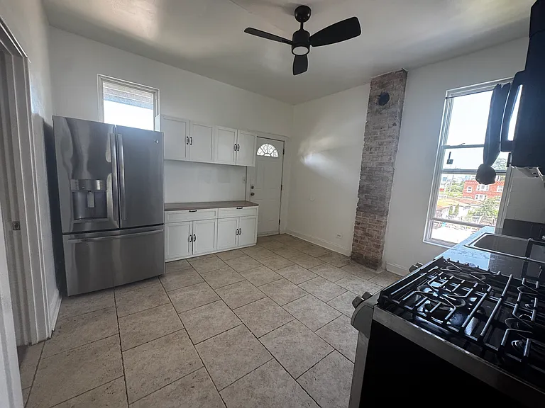 2726 W Adams St #2 — Photo 3