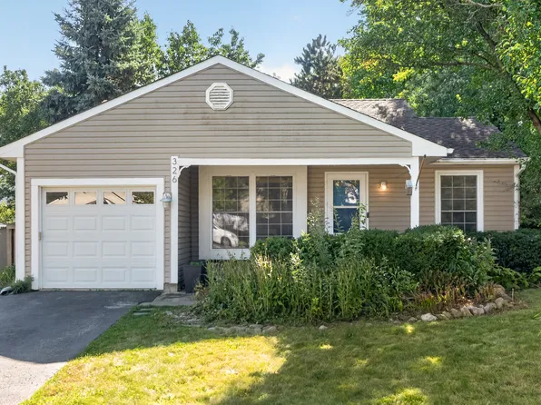 326 Danbury Dr, Naperville, IL 60565
