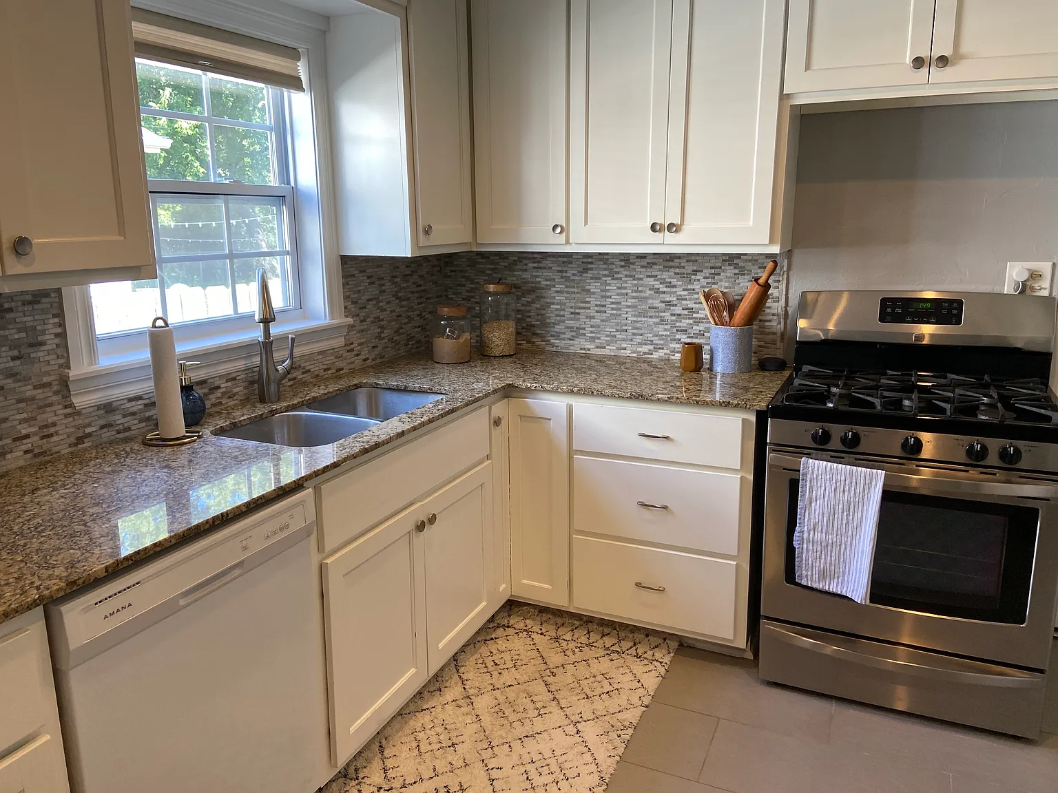3 bed, 1120 sqft, $1,900 — Photo 4