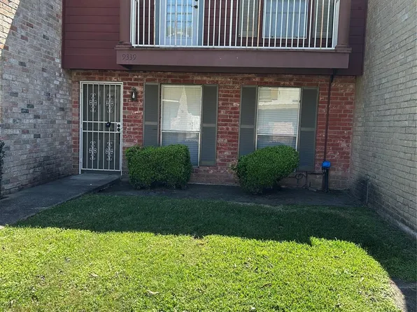 9339 Westwood Village Dr, Houston, TX 77036