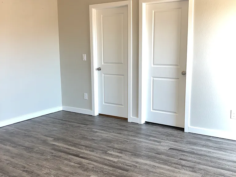 3217 Volney Ave — Photo 12