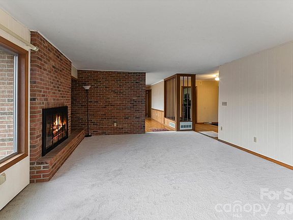 5th image of 277 Fairlane Rd