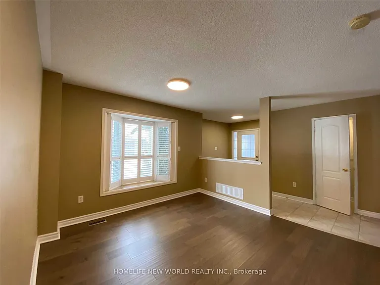 39 Brightsview Dr — Photo 5
