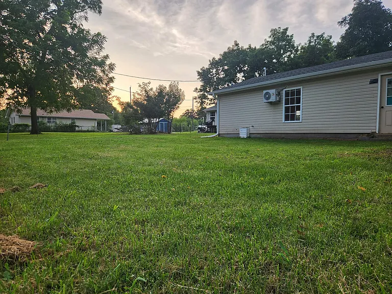 20614 Lawrence 2210 #B — Photo 4