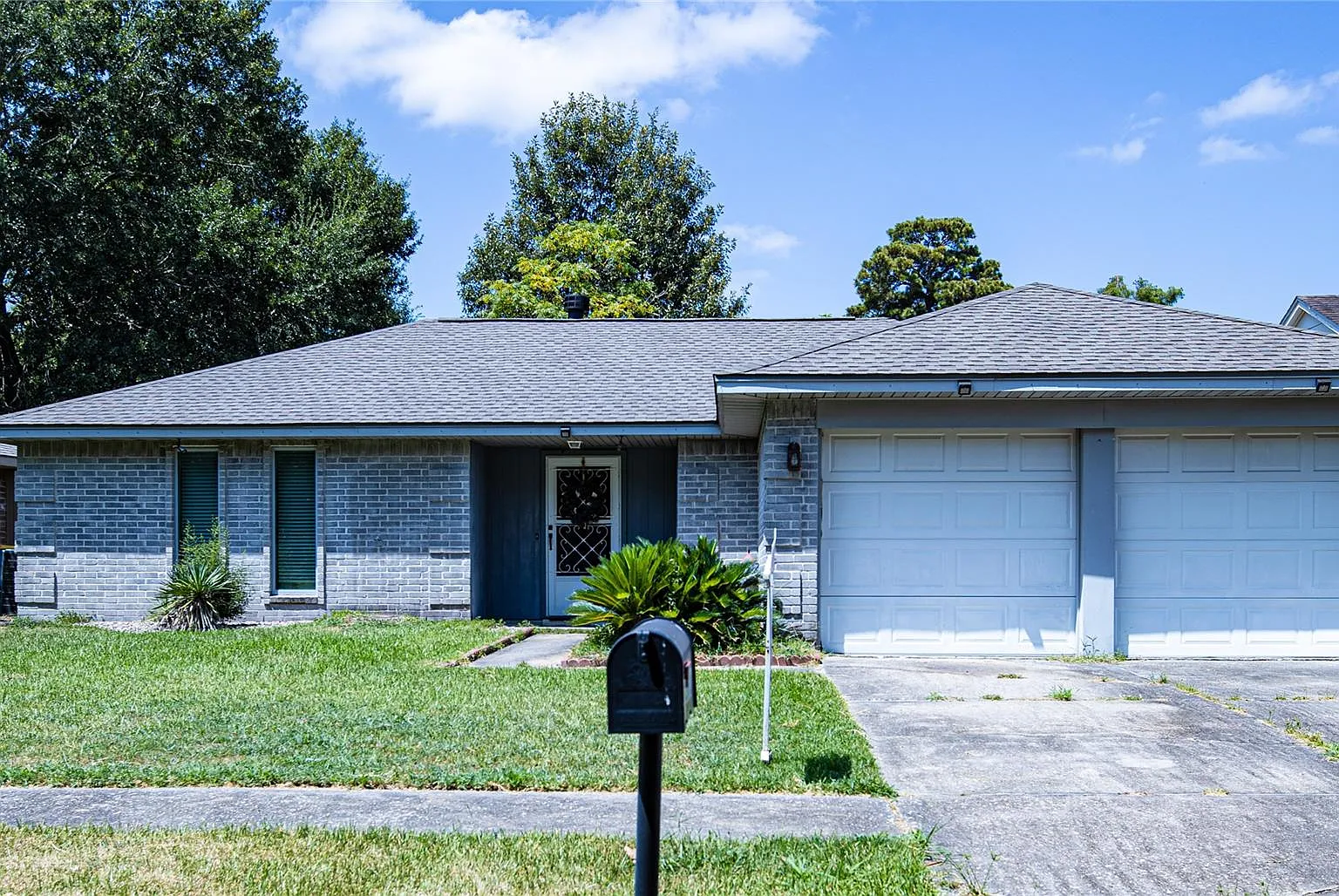 3 bed, 4.0 bath, 1601 sqft, $1,700 — Photo 1