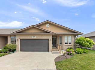 11096 Sturgeon St, Windsor, ON N8P1M4