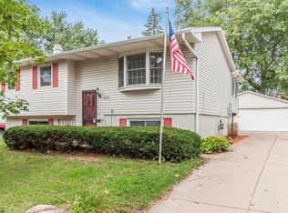 230 33rd Ave, Marion, IA 52302
