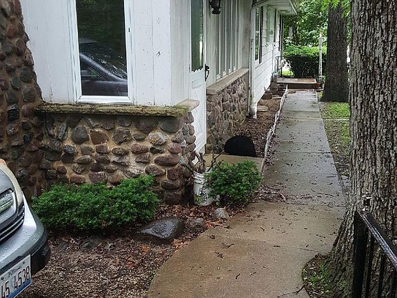 Side of Home sidewalk to to back yard.