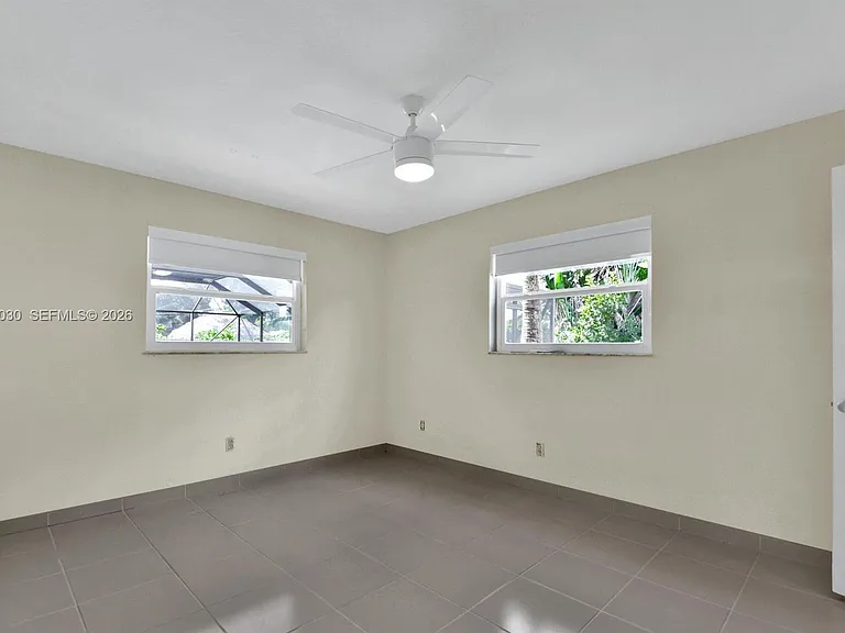 2480 Windsor Rd — Photo 46