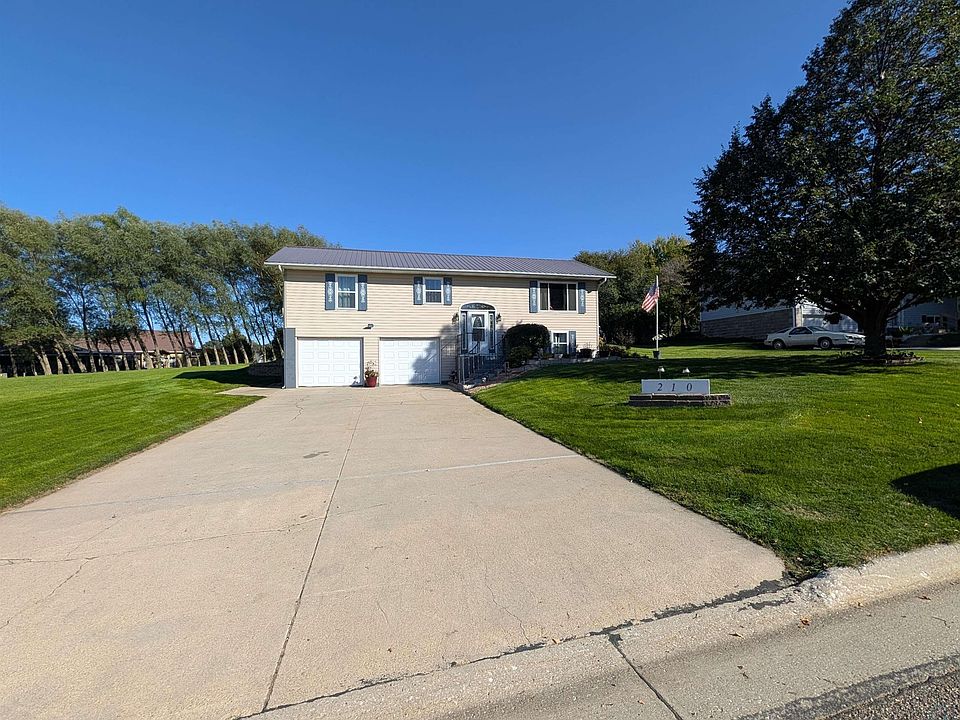 1st image of 210 Ellis Ave