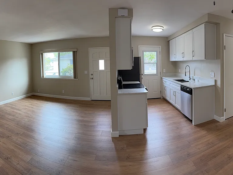 2666 N Anchor Ave — Photo 11