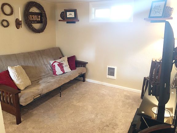 Basement Den/Bedroom 