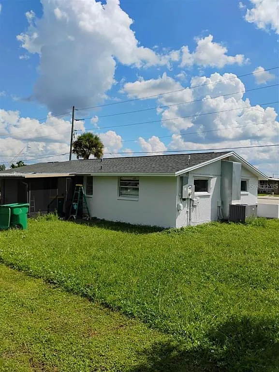 4 bed, 2.0 bath, 1040 sqft, $1,650 — Photo 2