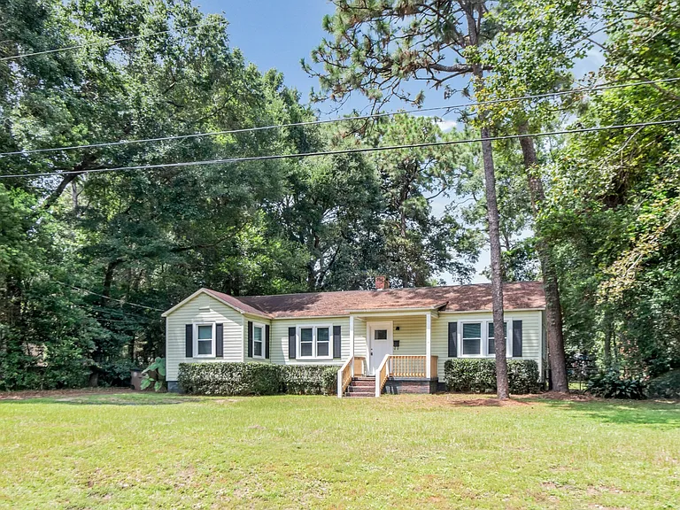 4904 Auburn Dr N — Photo 28